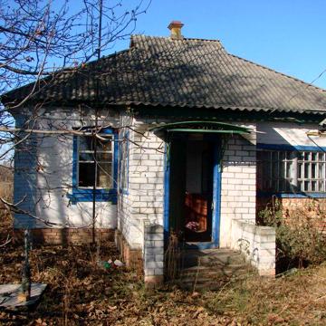 Очень срочно продам дом в с. Смотрики Пірят. р-н, Полт. обл. 1,65га.