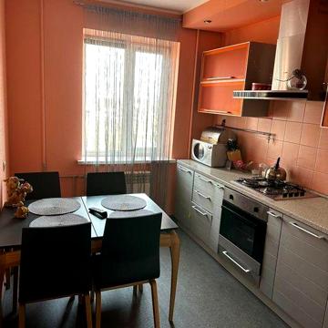 Продам 3х комнатну 6 м-н ЖК 6м-н 2.1 подъезд.5эт