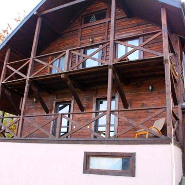 Будинок в селі Поляниця