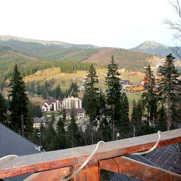 Будинок в селі Поляниця