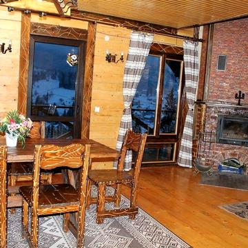 Будинок в селі Поляниця