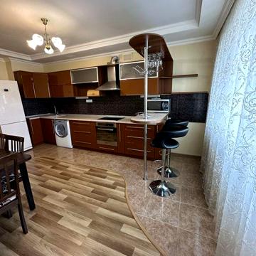 Продаж просторої 3к.квартири на початку міста