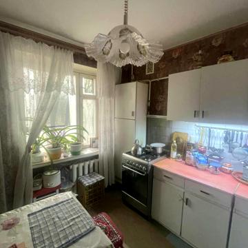 Космонавтів вул., 68а