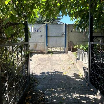 Продам будинок + землі 10 соток