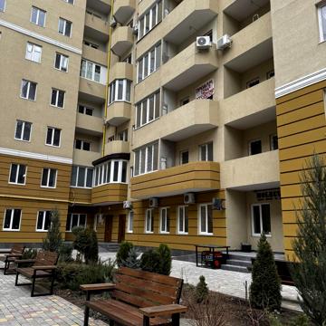 Сонячна вул., 4