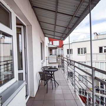 проспект Злуки, 45Б