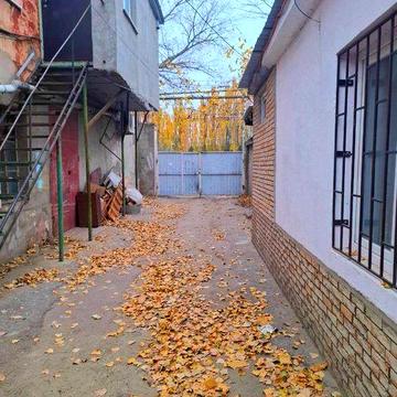 Продам квартиру - будинок в Пересипьському районі!