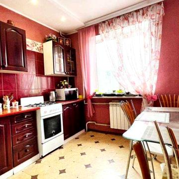 Продаж 4-кімнатна квартира вул.Г.Крут (поруч Сам Маркет)