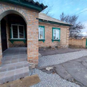 Продам  будинок, газ, вода, ванна, туалет 14 район