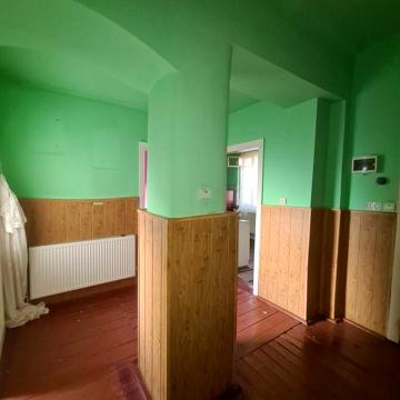 Продається 3-х кімнатна квартира в м.Берегове