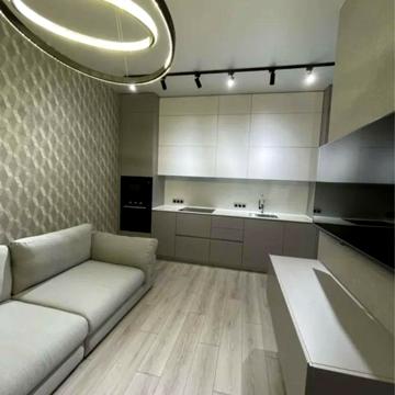 Миколи Гулака вул., 4