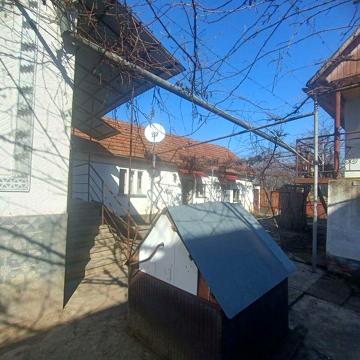 Продаж Будинку Неподалік ЦЕНТРУ