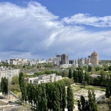 Івана Франка вул., 40