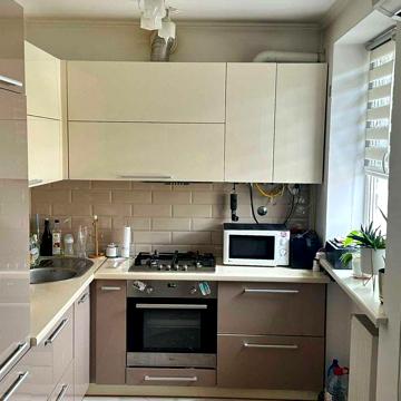Продається 3 кімнатна квартира в м. Тячів