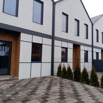 Продаж таунхауса 105 м² з ділянкою 2 сотки в с. Нове

Пропонується суч