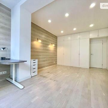Продаж 2к Квартира Миру вулиця ЖК Львовский