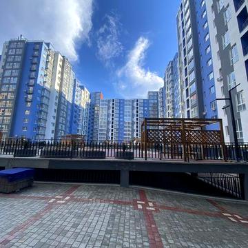 Продається простора, світла та видовa двостороння 2-кімнатна квартира ЖК Княгинен