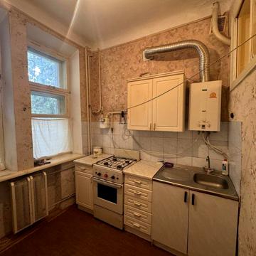 Продаж трикімнатної сталінки на Сухому Фонтані/Бузький бульвар