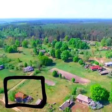 Отдельно стоящий дом в хуторе. Живописно.