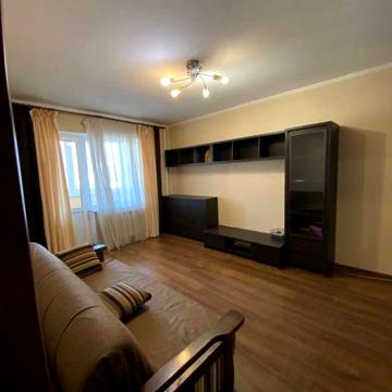 Продам квартиру Ревуцького 18а