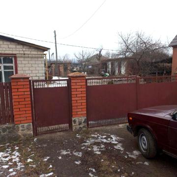 Продам будинок / квартиру з подвірʼям