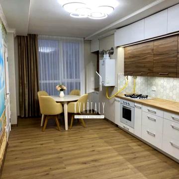 Центральна вул., 21