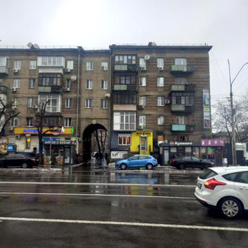Леоніда Каденюка просп. (Юрія Гагаріна), 3