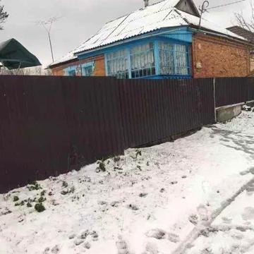 Продається будинок біля річки 27 соток землі
