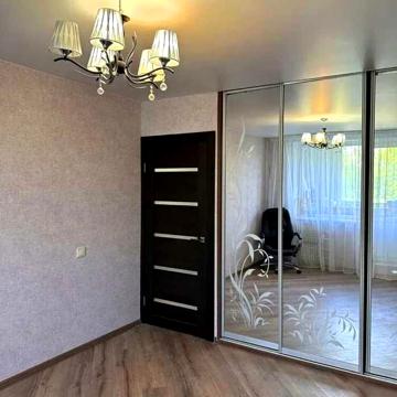 Продам 3 к. квартиру Гвардейцев Широнинцев Салтовка евроремонт