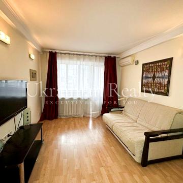 Продаж 1к квартири Кловський узвіз 12. Печерський р-н. Без%