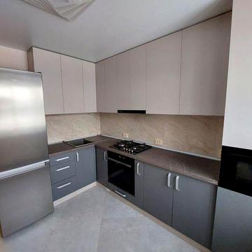 Продаж 2к квартири 61.7 кв. м на вул. Микулинецька