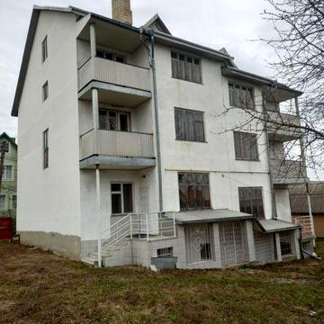 Продам будинок м.Чернівці,Роща, 520м2
