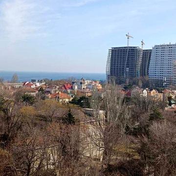 Сдам в аренду 2-х ком. квартиру на Французском бульваре. Вид на море.