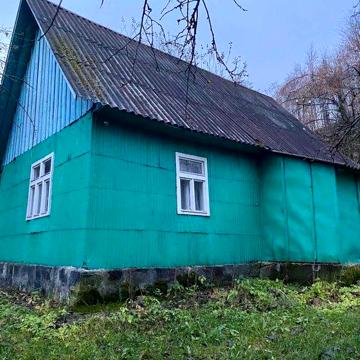 Продається невеличкий будиночок з великою земельною ділянкою