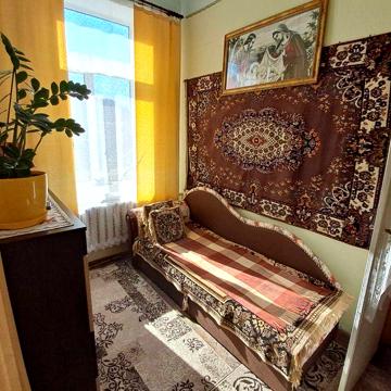 Продається 2-кімнатна квартира. Чортків