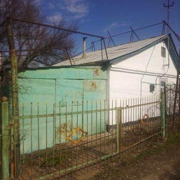 Продам два дачных участка с домами