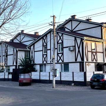 Продаж свого танхаусу  3 поверхи, центр, нова Боярка