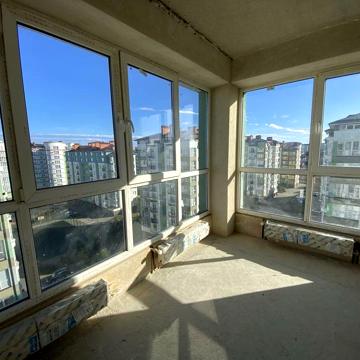 Продаж 3-кімнатної квартири в ЗДАНОМУ будинку з частковим ремонтом
