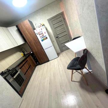 Продам квартиру 41 м3 .ВЛАСНИКА Жк львівський маєток