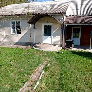Продаж 3к Дім Набережна вулиця