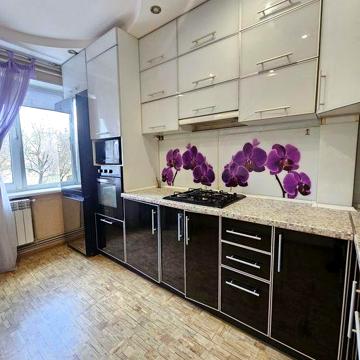 Продам 3к Леваневського 30,Автономка