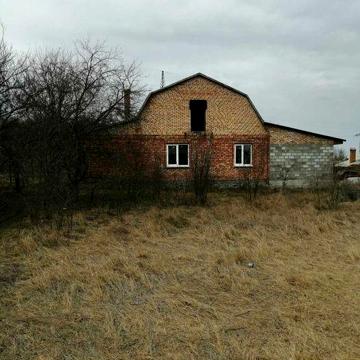 Будинок під ремонт площа землі 0,37 Га.