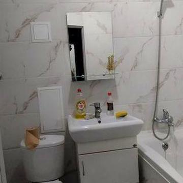 Оренда 1кв.центр меблі техніка,ціна договірна.