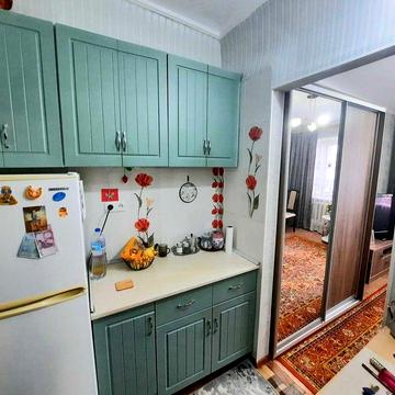 Продам 1 комнатную с ремонтом.