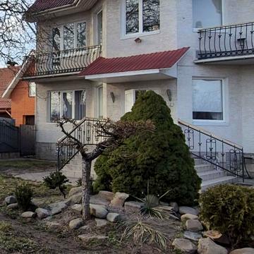 Героїв Рятувальників вул. (Тарасова), 10