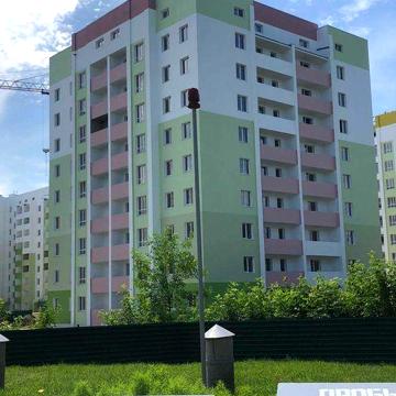ЖК Мира-3  Отличная планировка под жилье и бизнес. 1 этаж Собственник ЖК Мира