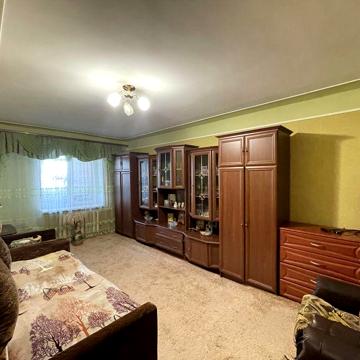 Продам простору 1-к квартиру біля Курського ринку