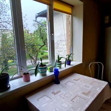 Продається 2к кв. вул. Довга