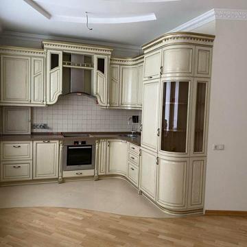 Продам сталінку у самому центрі з автономним опаленням