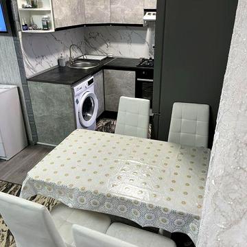 Продам двокімнатну квартиру на Кірова